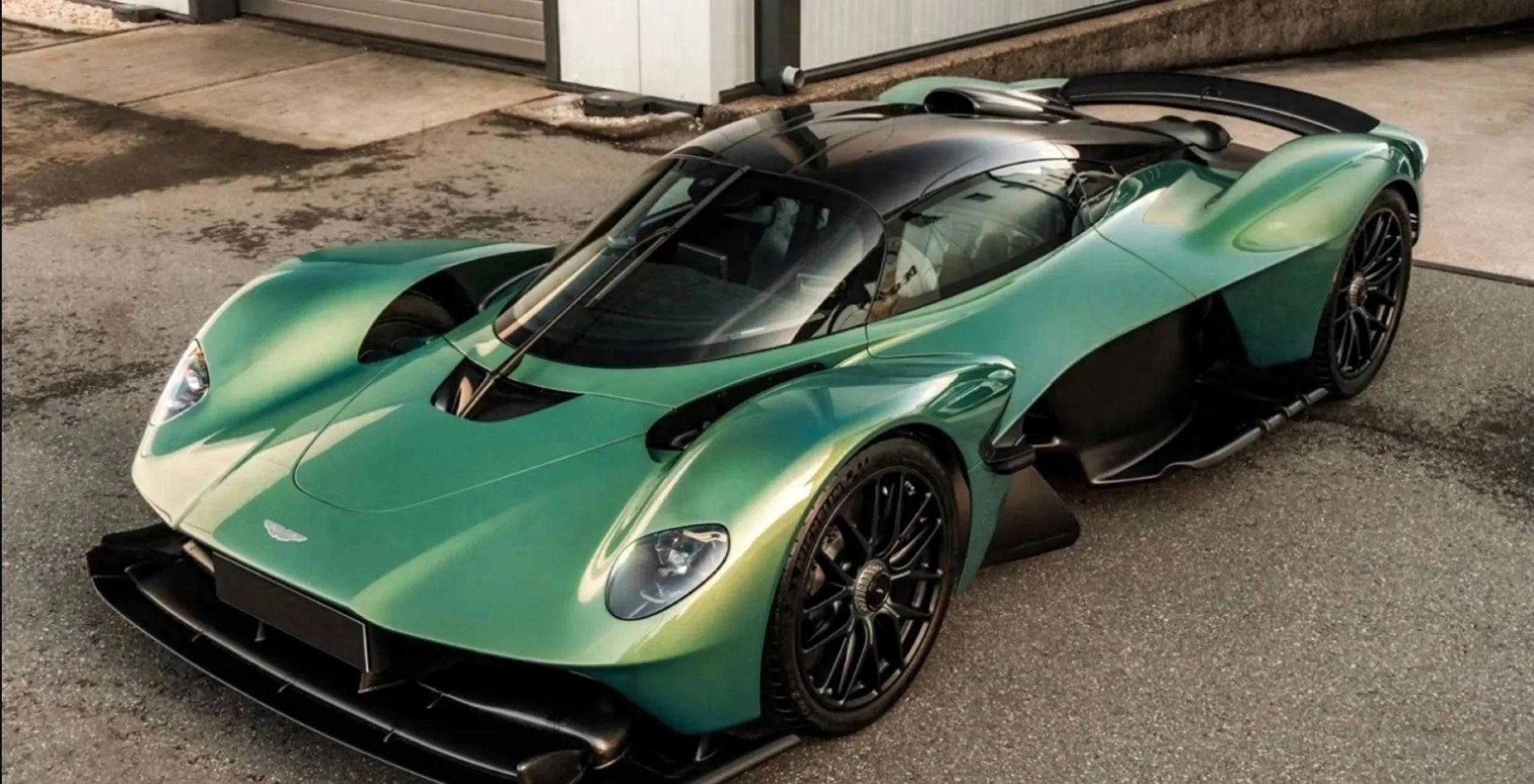 雷诺车队绝杀阿斯顿马丁，汉密尔顿扛起全队