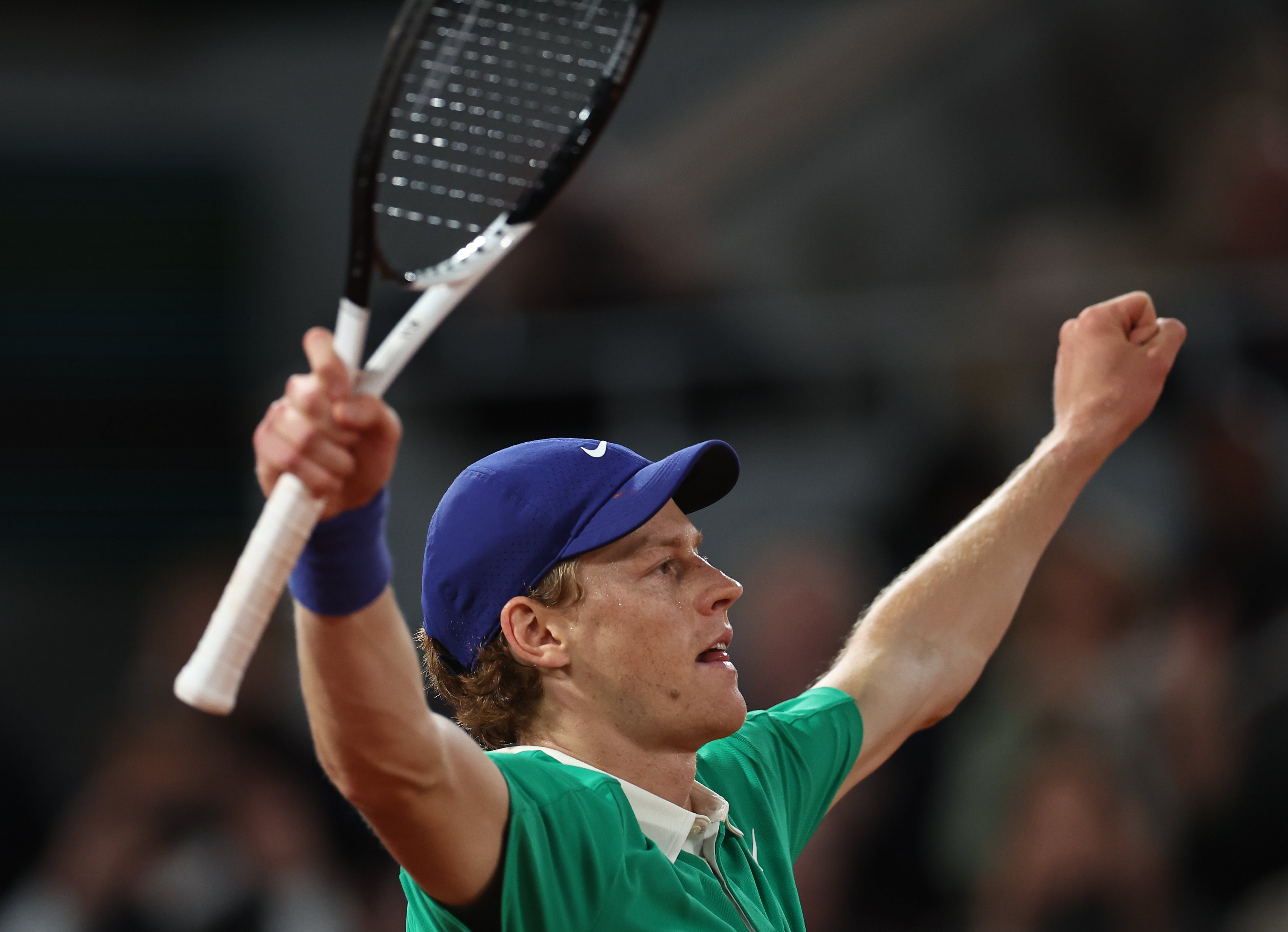 拉沃尔杯逆转美网，辛纳点燃赛场