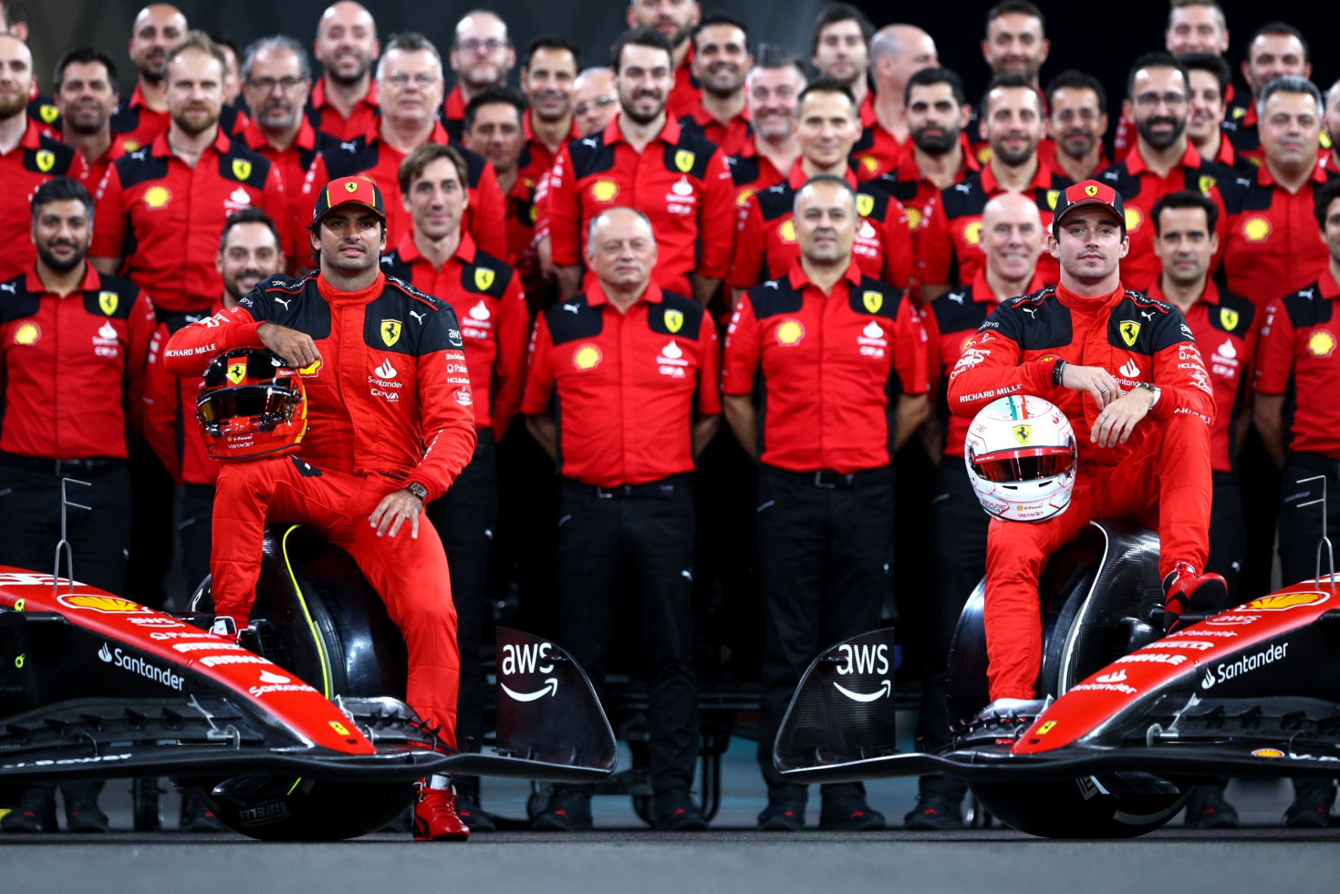 法拉利轻取索伯车队，塞恩斯高光表现