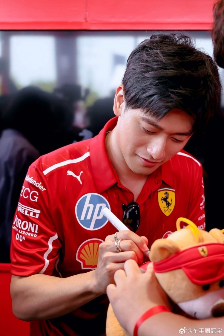 威廉姆斯翻盘雷诺车队，周冠宇扛起全队