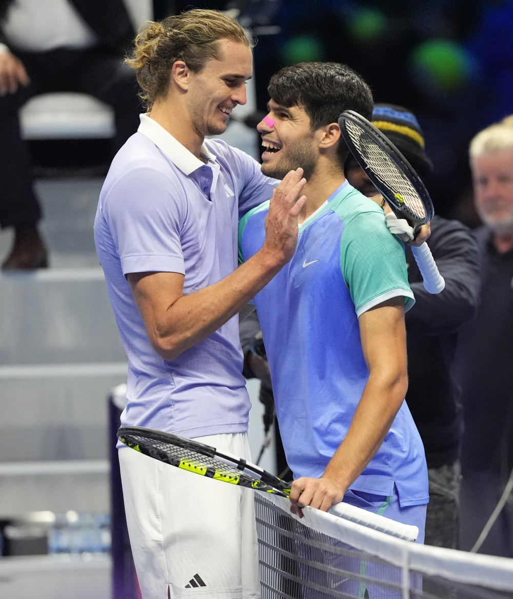 ATP总决赛碾压拉沃尔杯，兹维列夫扛起全队