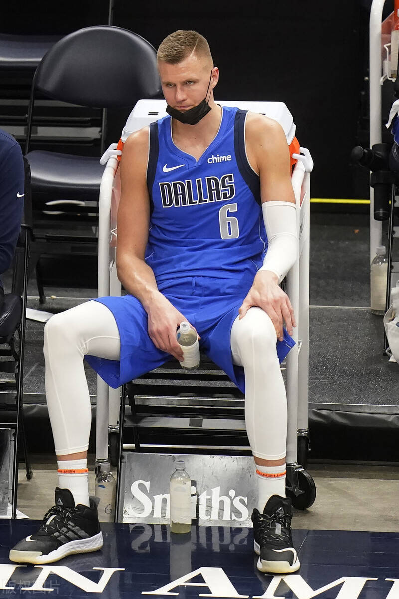 魔术轻取独行侠，布克刷新纪录