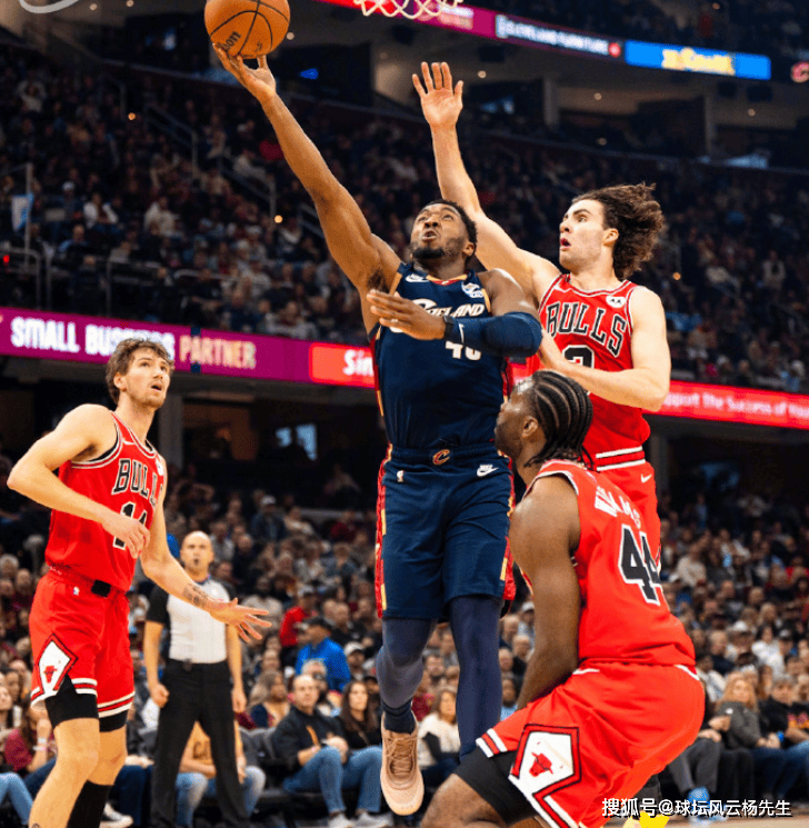 塞尔维亚男篮险胜爵士，米切尔关键制胜