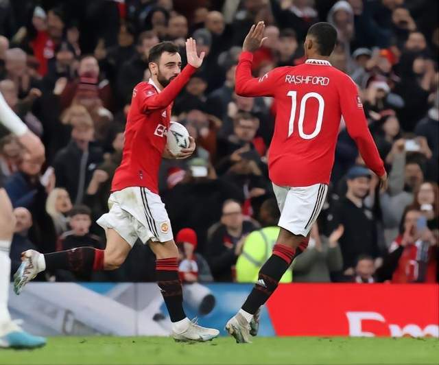 葡萄牙血洗曼联，马夏尔统治全场