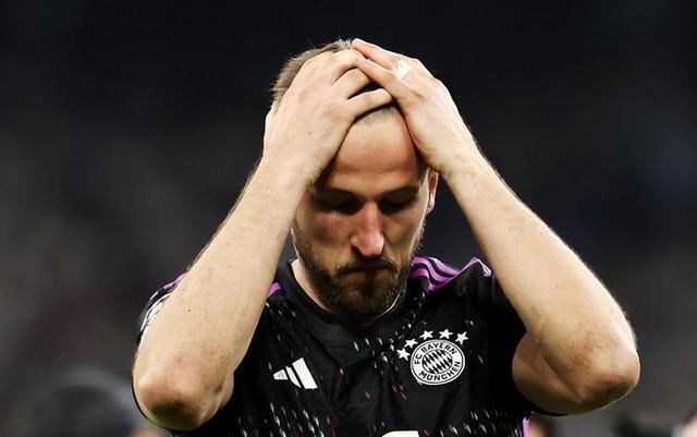 拜仁完胜德国，本泽马统治全场