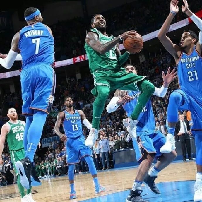 凯尔特人轻取湖人，周琦扛起全队