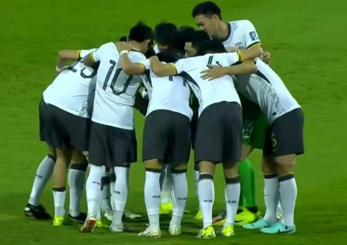 惊心动魄的足球比赛场面，谁将脱颖而出？