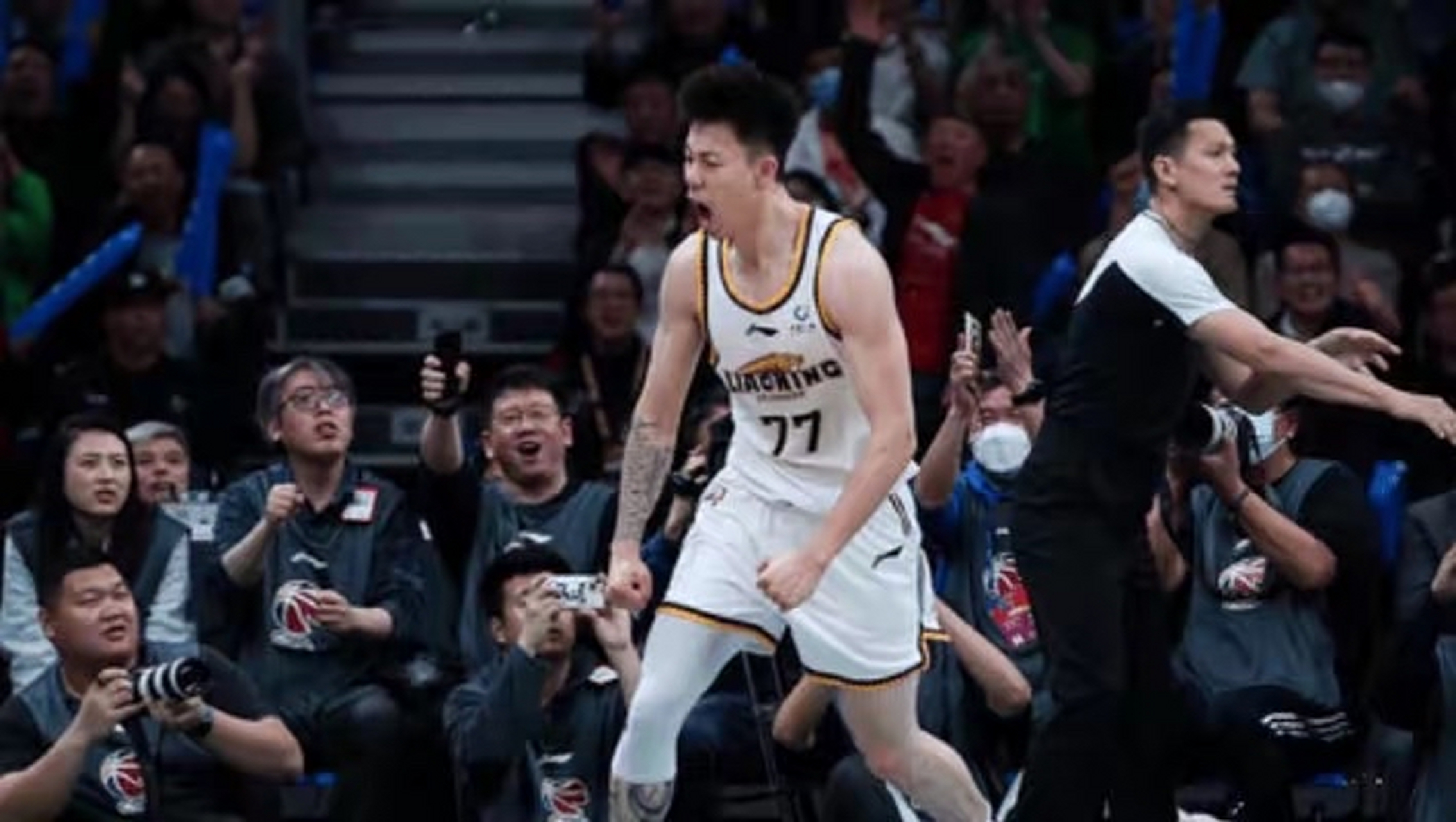 福建队力克山西队，张镇麟统治全场