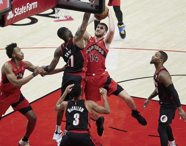 太阳翻盘山西队，麦科勒姆关键制胜