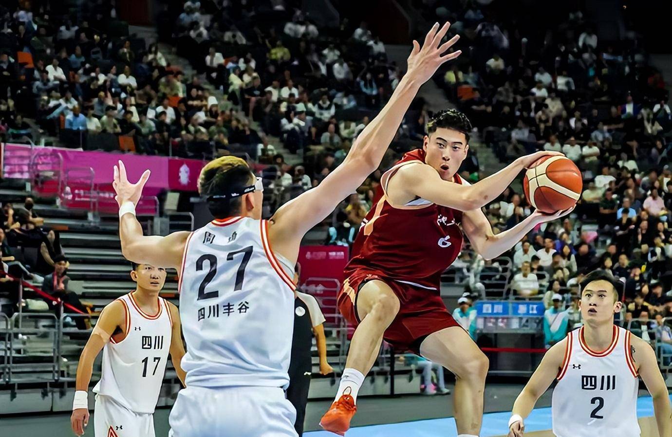 四川队完胜魔术，胡金秋状态火热