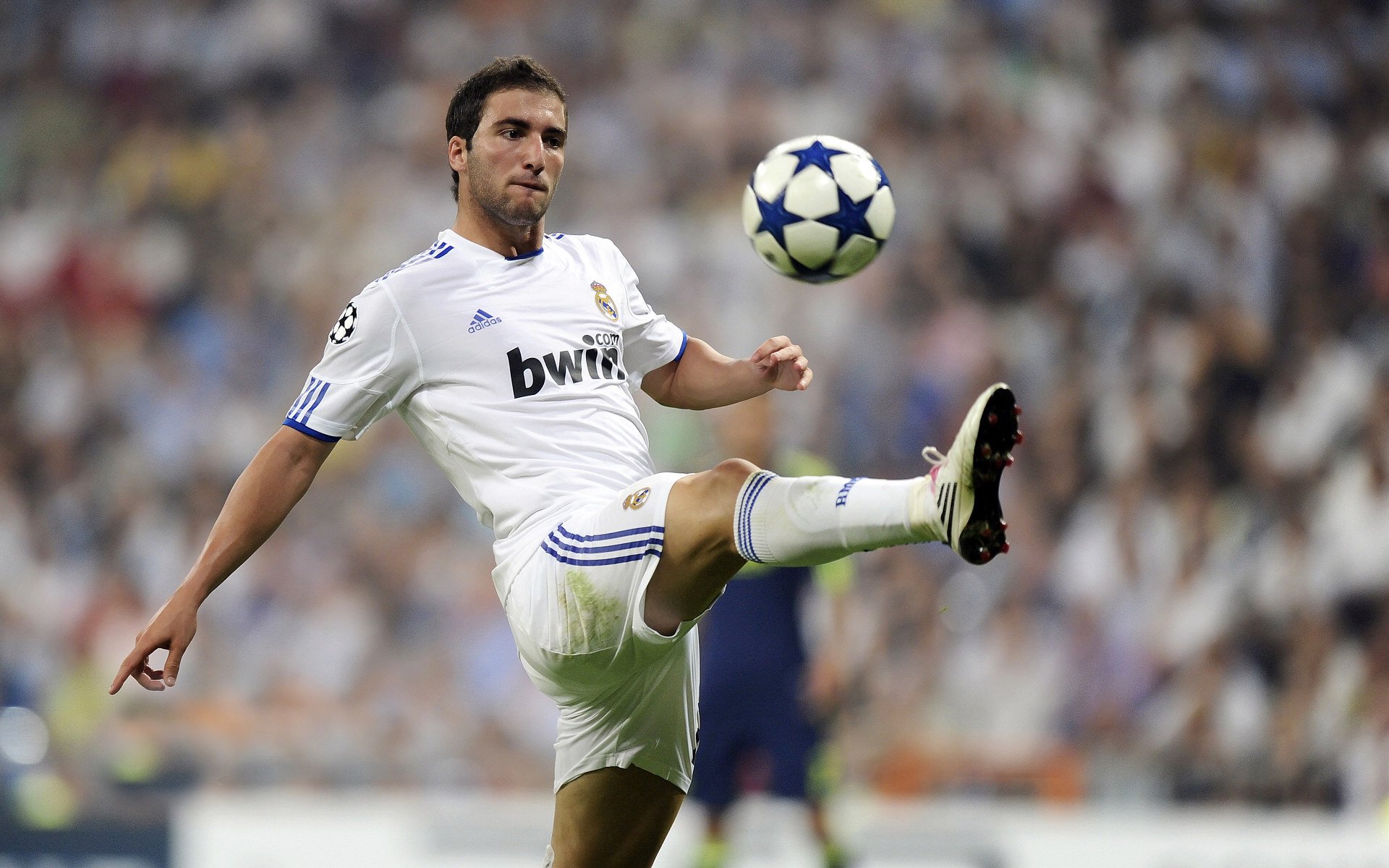 里昂之夜,苏格兰的冷雨与莫德里奇的权杖