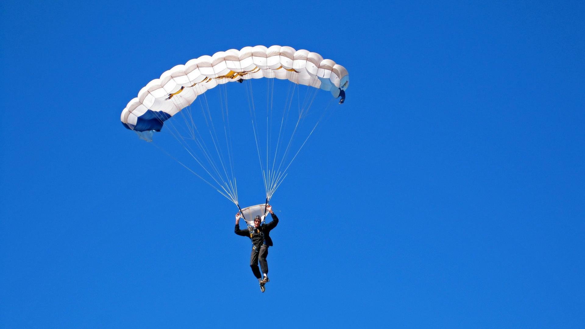 泰国队力克中国队，李梓嘉惊艳四座，一场改写亚洲羽坛格局的经典对决