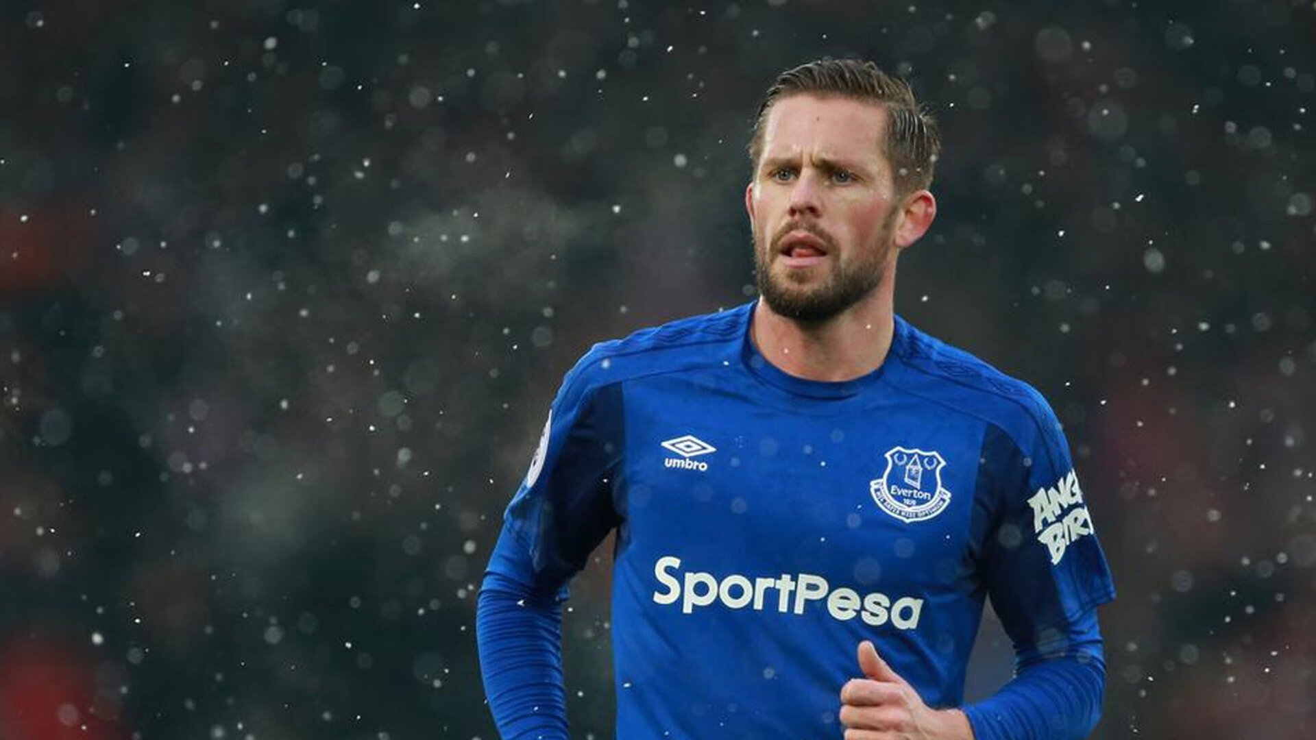 冰川与高原的隐喻，当冰岛冲垮玻利维亚，阿克在欧冠决赛接管比赛